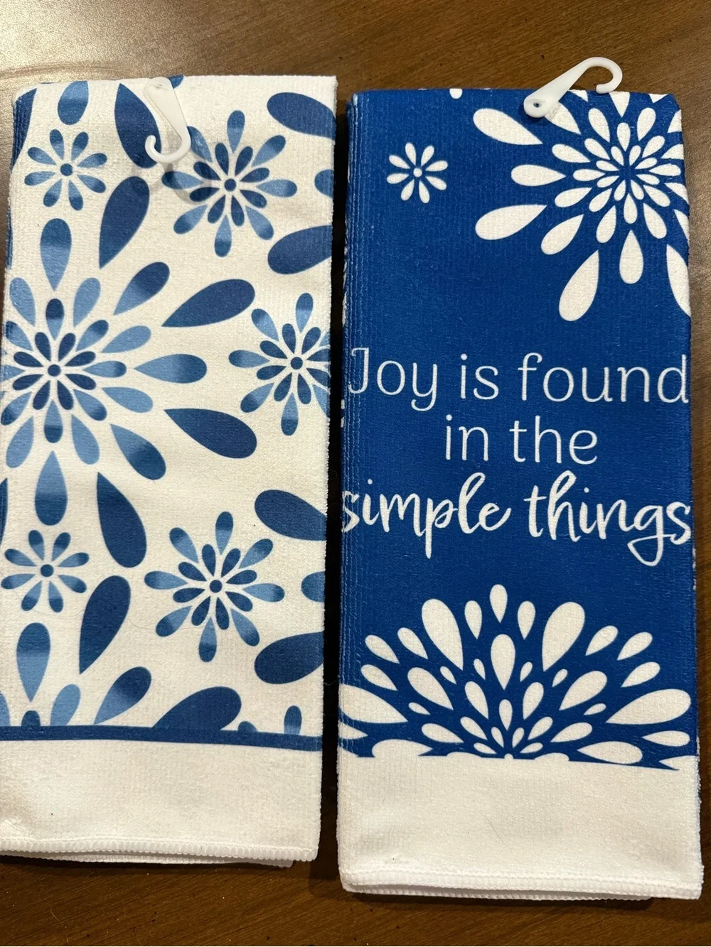 Home Collection Blue and White Floral Kitchen Towel and Potholder Set